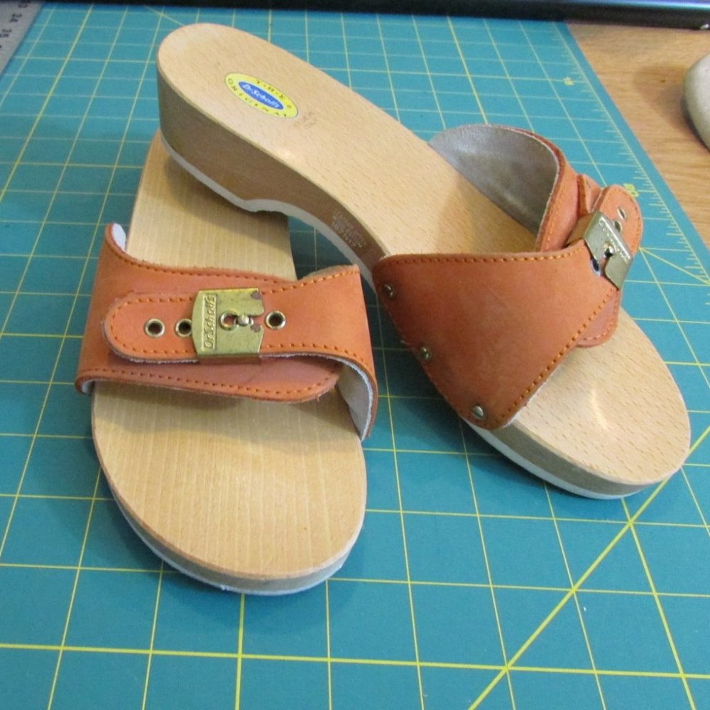 Vintage Original Dr. Scholl's Wooden Sandals Orange Leather 💙